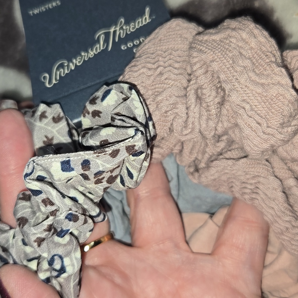 Universal Thread Hair Twisters Set, 4 Total, NWT - Picture 5 of 6